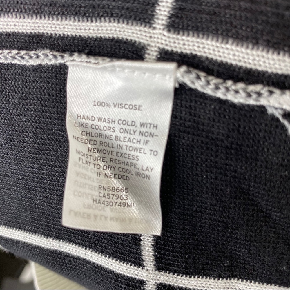 Halogen Patterned Crew Neck Knit Tank Top - Picture 7 of 7